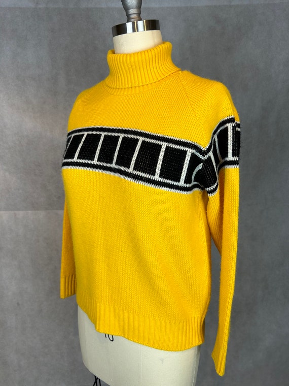 Vintage 1970s Iconic Taxi Yellow with Black Strip… - image 5