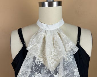 Gargantilla Ascot/Jabot de encaje vintage reciclado - Unisex - Encanto del siglo XVIII