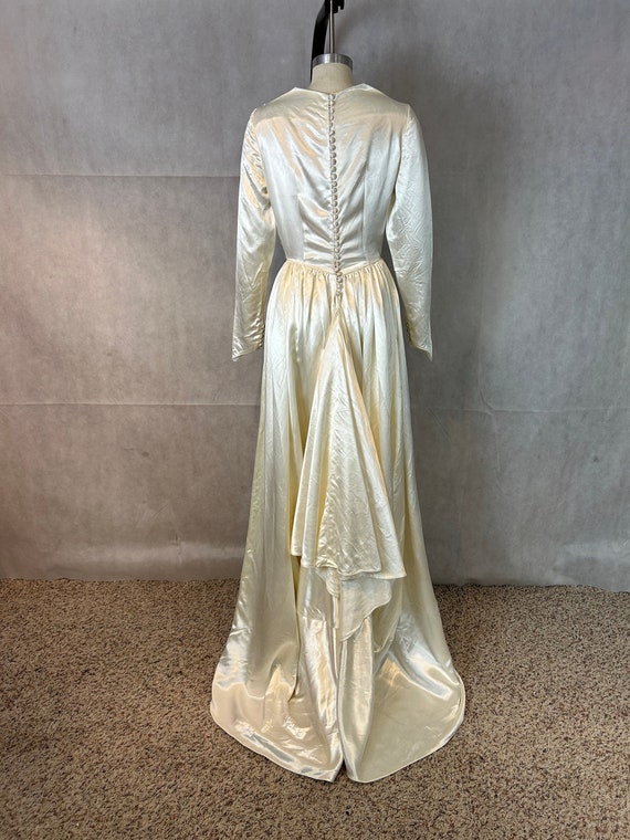 Vintage 1940s Off White Satin Wedding Dress With L