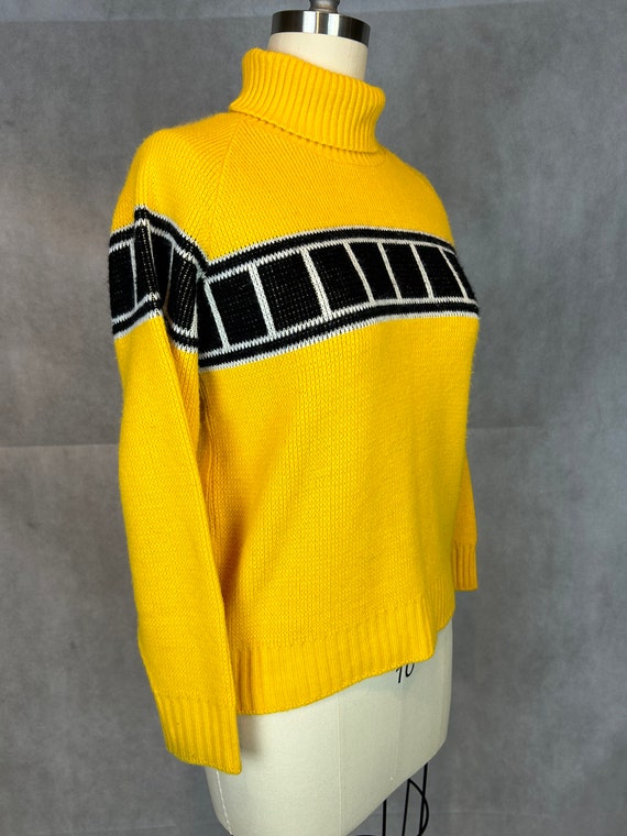 Vintage 1970s Iconic Taxi Yellow with Black Strip… - image 4