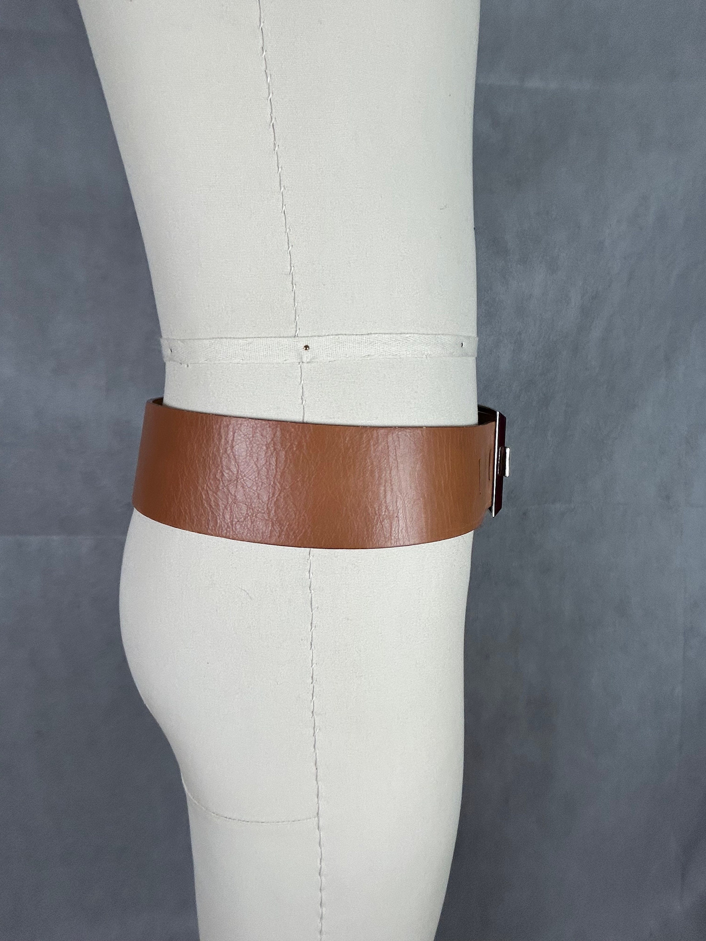 Vintage Kenneth Cole Genuine Leather 2.5