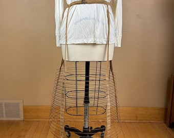 RESERVADO LU: Falda de aros tipo jaula antigua de la década de 1880 - Aros de metal con soportes de cinta de sarga de lona