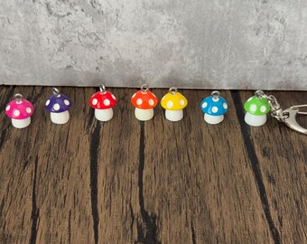 Mini Mushroom crochet stitch marker | knitting stitch marker | Shroom | Funges progress keeper | crochet stitch holder | Mini mushroom Fungi