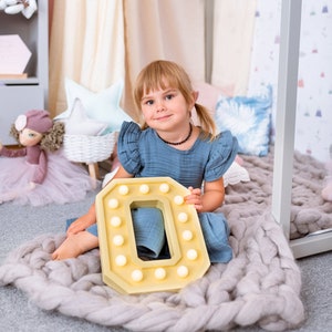 Letreiro de madeira com letras Geschenk zur taufe Luz noturna para quarto de criança Luz noturna de berçário Luz de quarto Presente de formatura Interior de quarto infantil