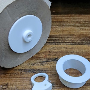Adaptador de papel toalha Tork H1 para rolo de papel toalha marrom de 2"