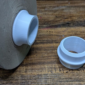 Adaptador Georgia Pacific Blue Ultra Mini de 9" para encaixar o núcleo de 2" por rolo de papel toalha de 8"