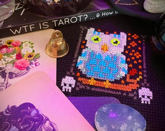 Wzór haftu krzyżykowego Creepy Furby Looking Owl