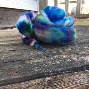 Elizabeth-- OOAK colorway 4 ounce roving-- handyed 100% wool-- non-superwash-- spinning-- felting