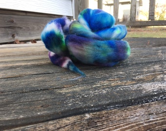 Elizabeth-- OOAK colorway 4 ounce roving-- handyed 100% wool-- non-superwash-- spinning-- felting