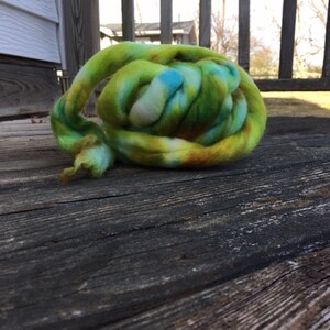 Margaret-- OOAK colorway 4 ounce roving-- handyed 100% wool-- non-superwash-- spinning-- felting