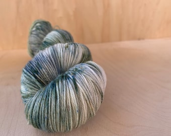 Elven Cloaks -- Izzy 80/10/10 SW merino cashmere nylon 452 yards, hand-dyed yarn