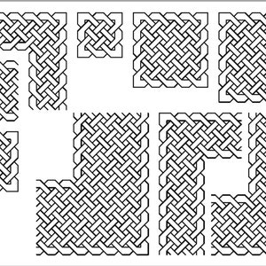 Op de afbeelding: Zwart-witte illustratie van een Keltisch knoopmotief. Het patroon wordt in verschillende vormen en maten herhaald, waardoor een geometrisch ontwerp ontstaat.