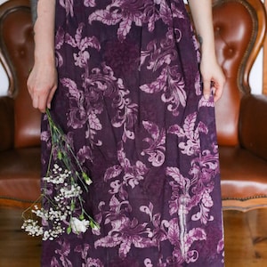 Vintage paarse plooirok bloemdessin XS/S, wijde maxi rok met bloemenornamenten, lange zomerrok roze details