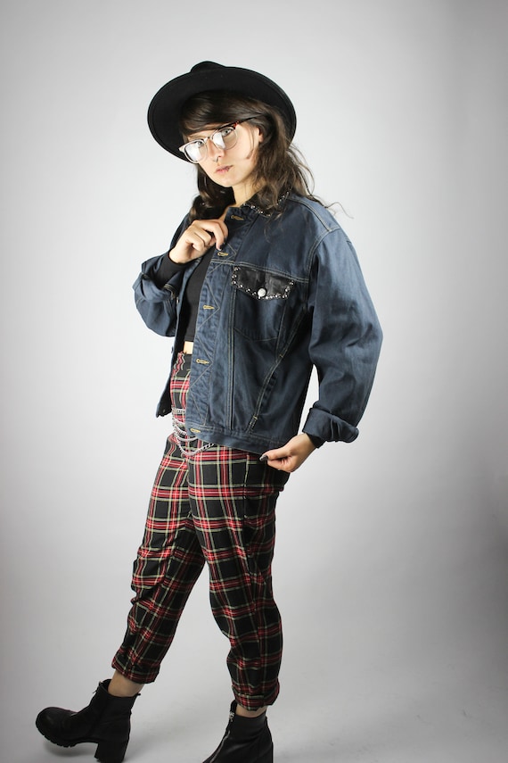 dyeing blue denim black