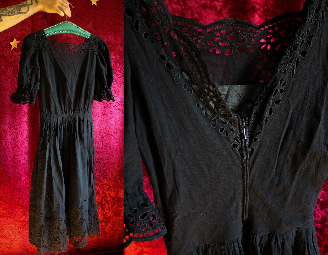 Retro High-neck Lace Cuffs And Pleated Hem Knitted Mini Dress