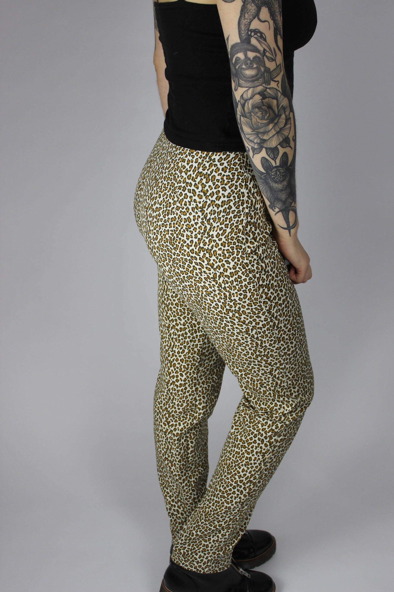 HIGH LEG HIGH WAIST PANT FOR THE LOVE OF LEO