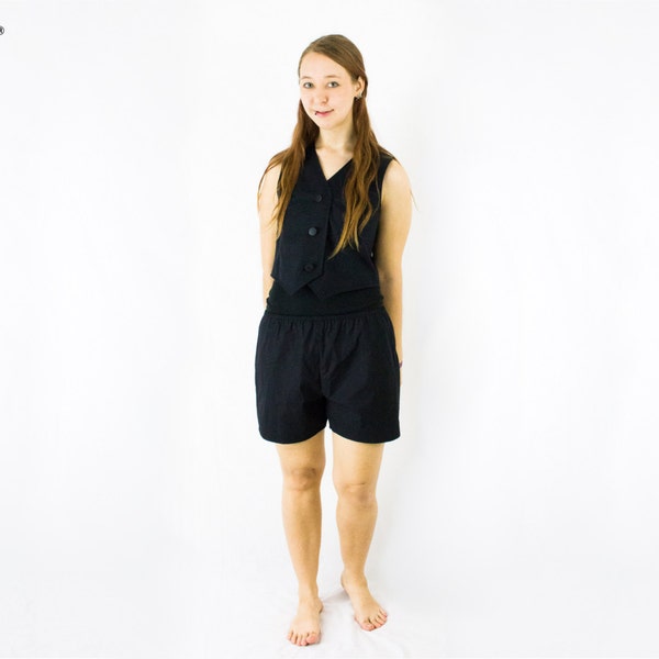 Fairtrade Hose schwarze Bermuda Shorts, kurz, fair vegan bio, grüne Mode, Marlene, Made in Germany, Handarbeit aus Münster