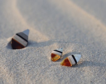 Baltic amber LEAVES Earclips with driftwood, ebony, sterlingsilver by Amberwood Marta Wlodarska