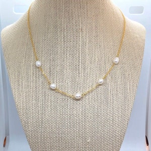 Delicado collar de perlas para mujer, collar de piedra de nacimiento de junio para la abuela, collar de perlas de oro para dama de honor, regalo del Día de las Madres de la hija
