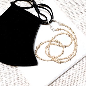 Pearl mask chain, fancy mask lanyard, teacher lanyard beaded mask necklace, teacher gifts, bridal party masks holder, bridesmaid gifts