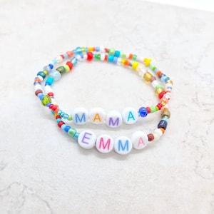 Pulsera de cuentas de letras personalizadas, juego de pulseras para mamá y yo de 2, pulseras para mamá e hija, pulsera para aliviar la ansiedad, pulsera de regreso a la escuela