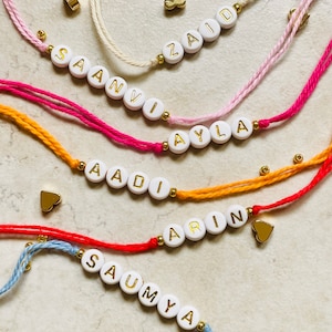 bracelet rakhi moderne pour homme, rakhi personnalisé avec nom, carte joyeux raksha bandhan, carte rakhi contemporaine, premier rakhi pour frère