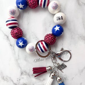 Pulsera con llavero patriótico/elástica/muñequera/borla/cuentas gruesas/EE. UU./fuegos artificiales/rojo, blanco y azul/4 de julio/regalo/más grande/ajuste holgado