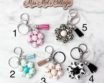 Flower Keychain/Charm/beaded/silicone/purse/bag/zipper/key fob/spring/mom/sister/grandma/teacher/friend/boss/Birthday/mothers day/gift