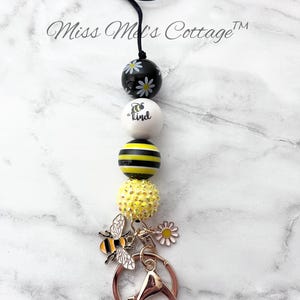 Bee Lanyard/Necklace/chunky beads/Badge holder/breakaway/bumblebee/daisy/teacher/secretary/boss/friend/birthday/gift/read description