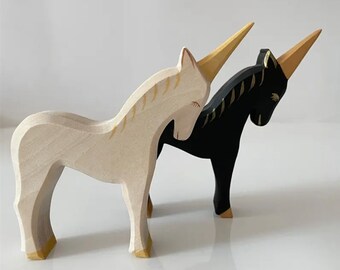 Handgemachte holzgeschnitzte Einhornstatue, Holzspielzeug für Kinder, Kinderzimmerdekoration, Kinderzimmer, Einhornfigur