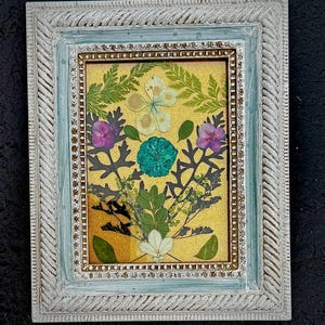 Pressed flowers wall art, pressed flowers frame, vintage inspired  flower art, botanical wall art, dried flower picture frame, gift for her