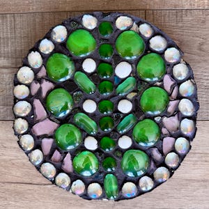 Upcycled Glass Mosaic Stepping Stone: Leaf Garden Decor