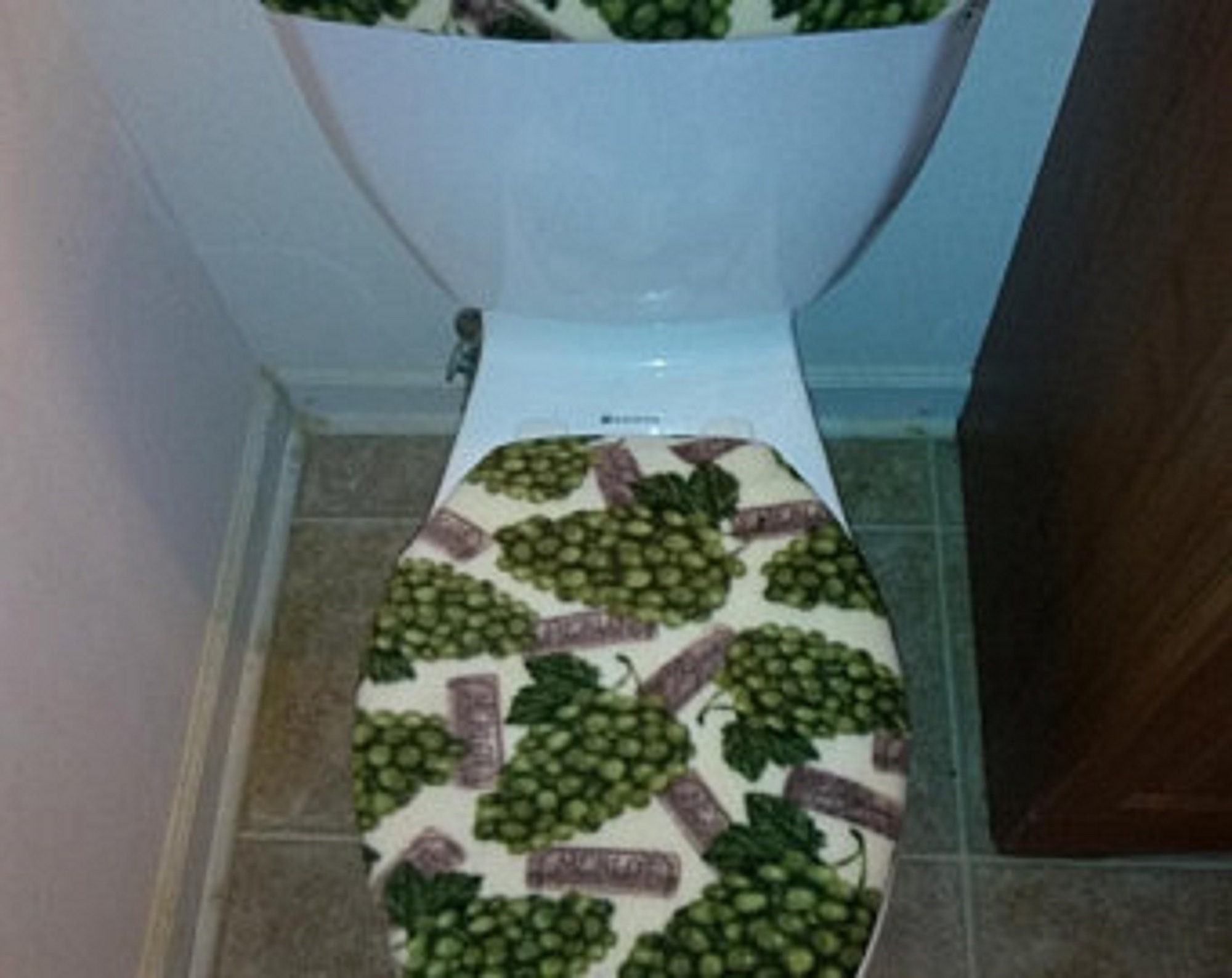Merlot Wine Green Grapes Fleece Toilet Lid & Tank Cover Set