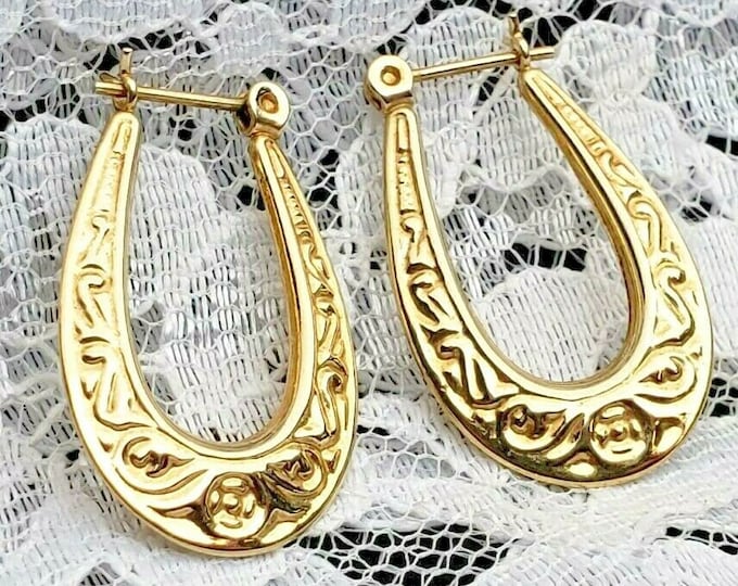 14K Yellow Gold 27.75mm Repousse Oval Hoop Earrings