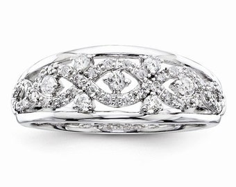 Beautiful 14k White Gold Diamond Wedding Ring