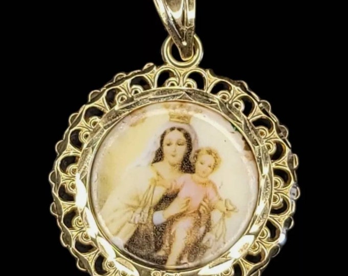 Vintage 14K Yellow Gold 28.85mm Filigree Colorized Jesus & Mother Mary Charm Pendant Medal.