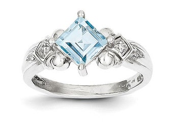 10k White Gold Aquamarine & Diamond Ring