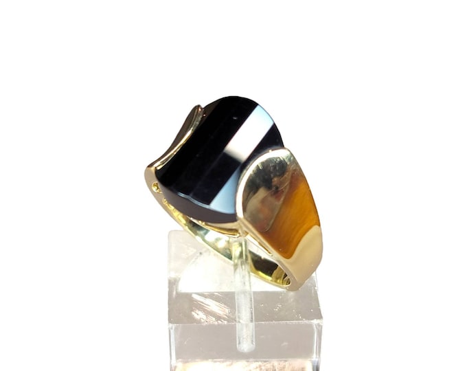 Vintage Mid Century Modernist  14K Yellow Gold Faceted Black Onyx Statement Ring.