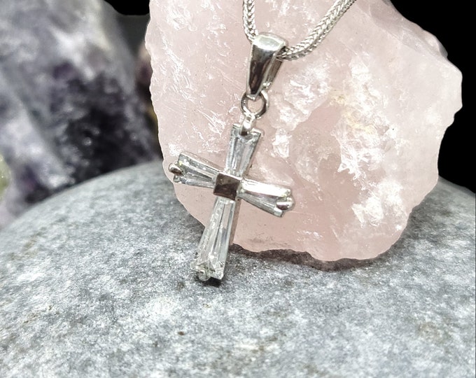 14K White Gold 0.60 CTW SI1 G-H Baguette Diamond Cross Pendant.