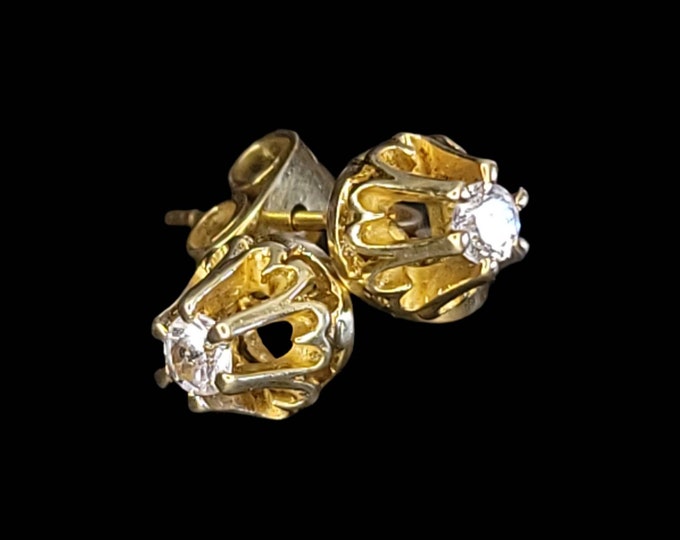 Vintage Handmade 18K Yellow Gold VS2 I 0.35 CTW Diamond Buttercup Stud Earrings.