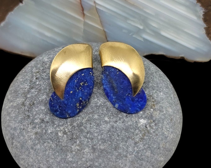 Vintage Handmade Retro Modernist 14K Yellow Gold Lapis Lazuli Earrings.