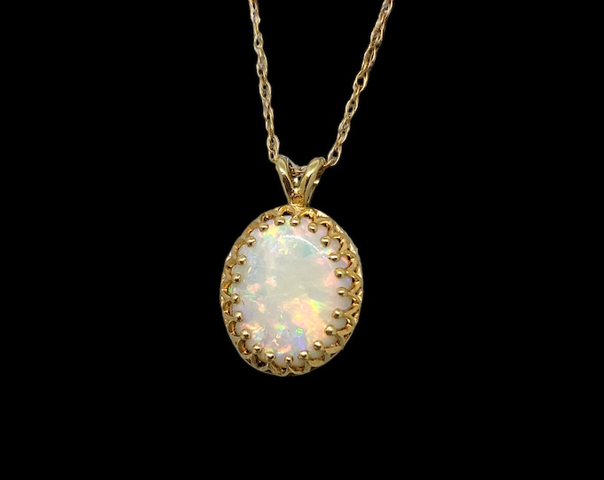 Gorgeous 14K Yellow Gold Natural 1.60 Carat White Fire Opal Pendant W/ 16" Chain