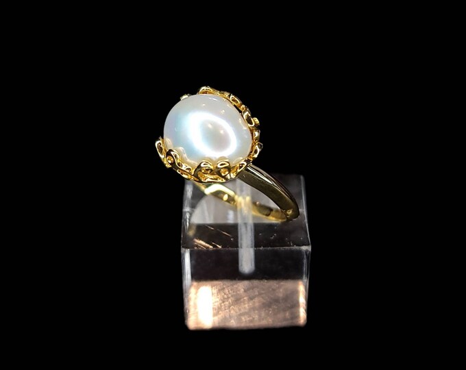 18K Yellow Gold Vermeil 11.50mm X 10.00mm Natural Freshwater Pearl Ring.