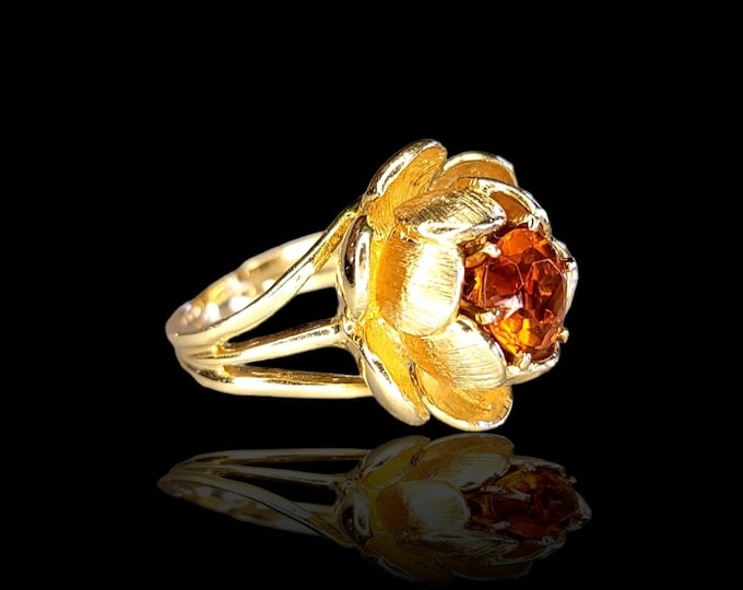 Gorgeous Handmade 14K Yellow Gold Natural 2.50 Carat Spessartite Garnet Tulip Flower Ring.