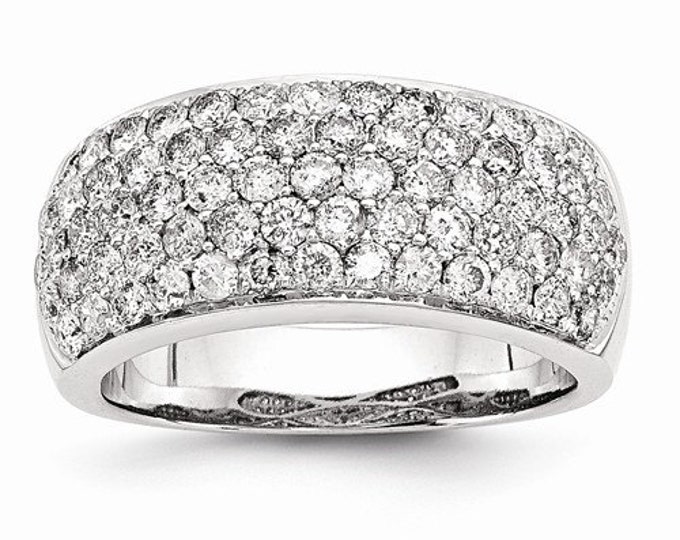 Gorgeous 14k White Gold Diamond Fancy Ring