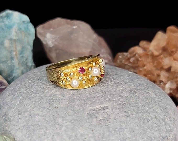 Vintage Handcrafted 14K Yellow Gold Natural Pearl & Pink Sapphire Ring.