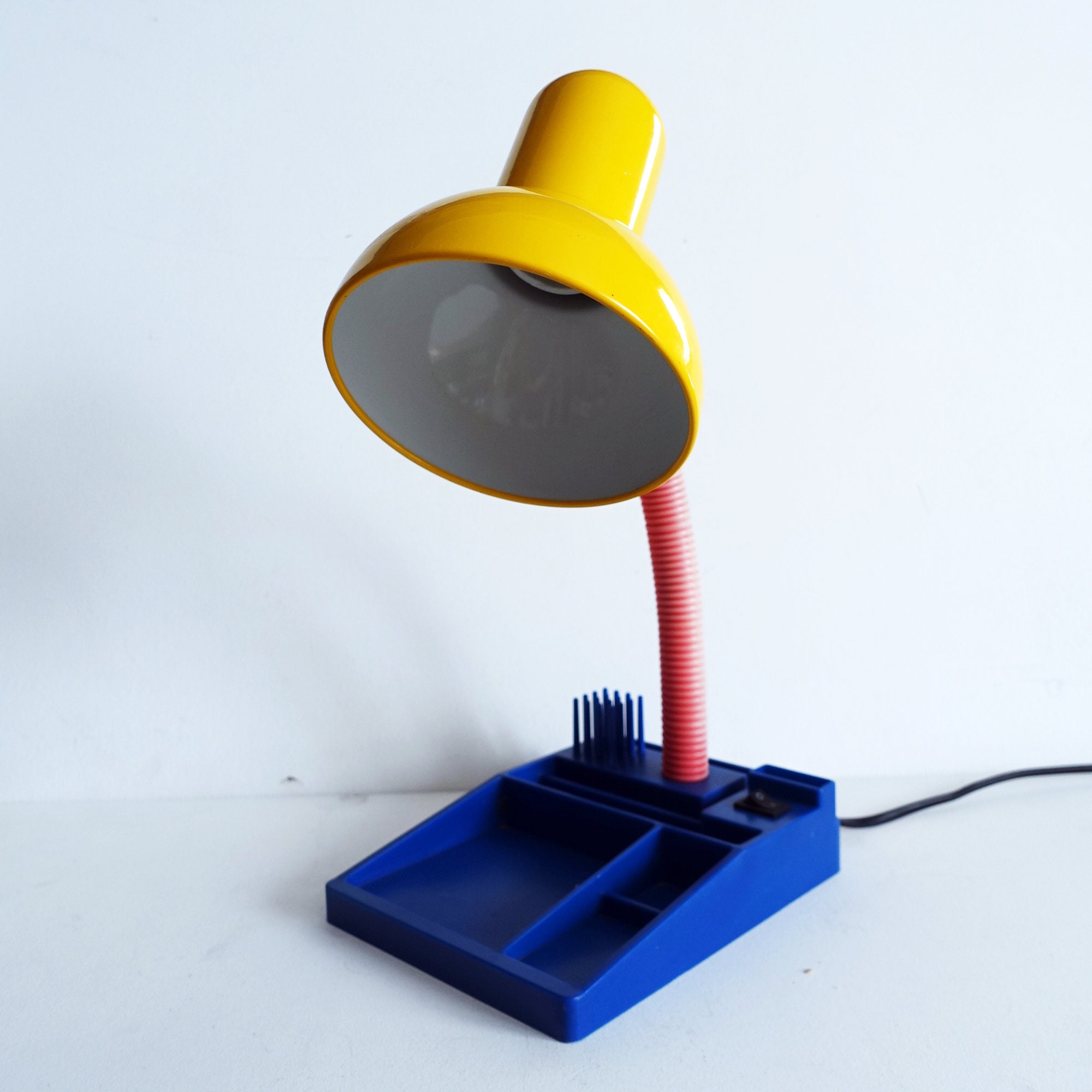 Lampe De bureau Et Rangements