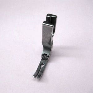 Industrial Sewing Machine Narrow Hinged Zipper Foot #P363 #40322SH