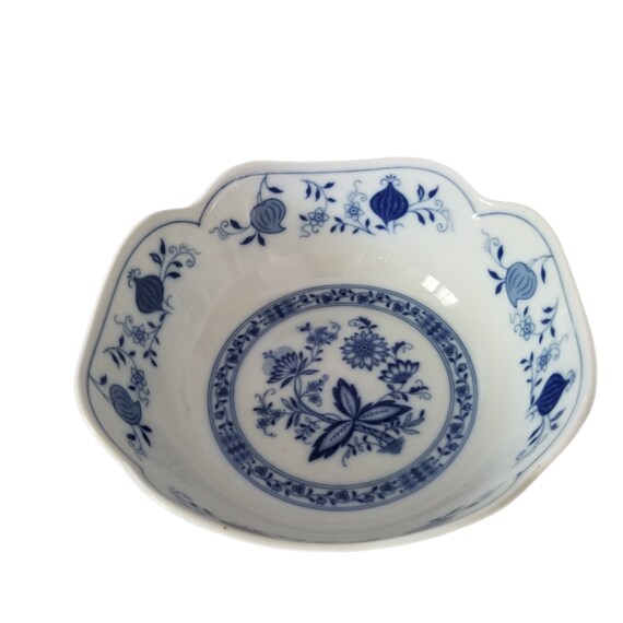 Hutschenreuter Blue Onion Zwiebelmuster serving dish bowl in mint condition