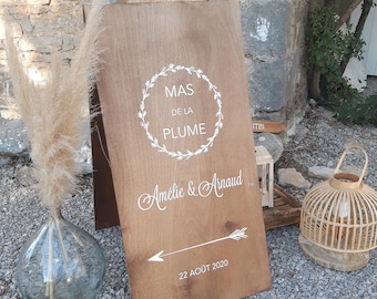 Panneau de bienvenue au mariage. Pancarte sans chevalet en bois peint